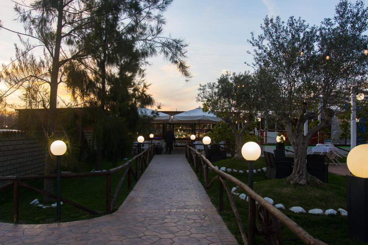 Agriturismo Il Casale Hotel ปอนเต กาเลเรีย ภายนอก รูปภาพ